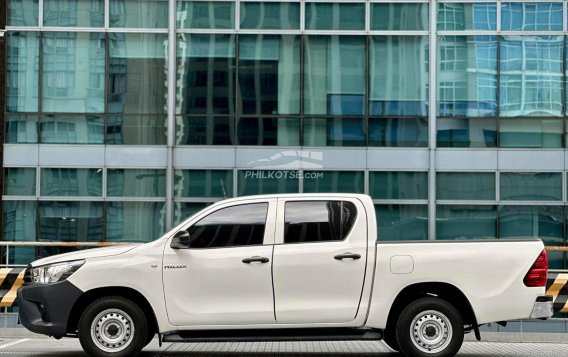 2019 Toyota Hilux  2.4 J DSL 4x2 M/T in Makati, Metro Manila-11