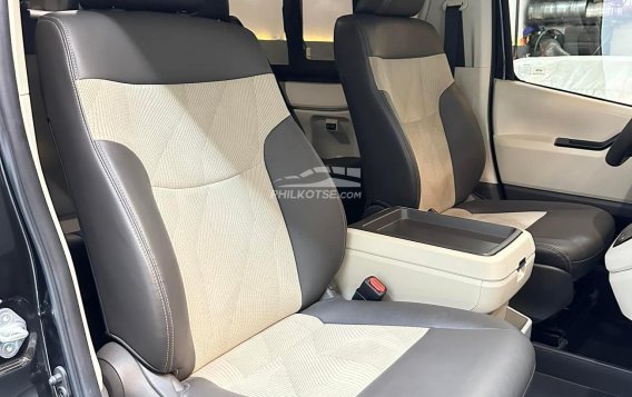 2020 Toyota Hiace  GL Grandia A/T in Manila, Metro Manila-12