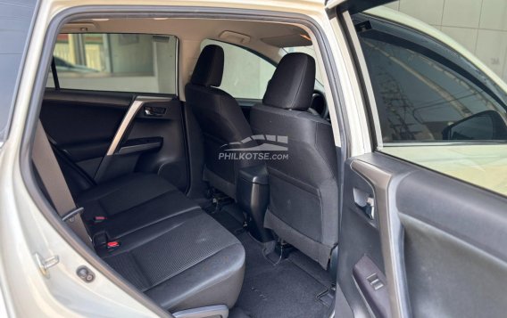 2018 Toyota RAV4  2.5 Active 4X2 AT in Pasay, Metro Manila-11