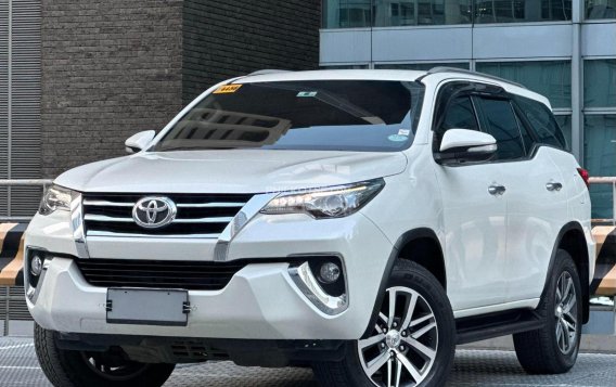 2017 Toyota Fortuner  2.4 V Diesel 4x2 AT in Makati, Metro Manila-14