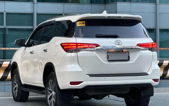 2017 Toyota Fortuner  2.4 V Diesel 4x2 AT in Makati, Metro Manila-12