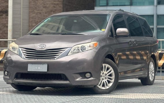 2011 Toyota Sienna in Makati, Metro Manila-15