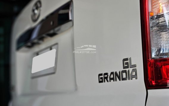 2020 Toyota Hiace Super Grandia in Quezon City, Metro Manila-18