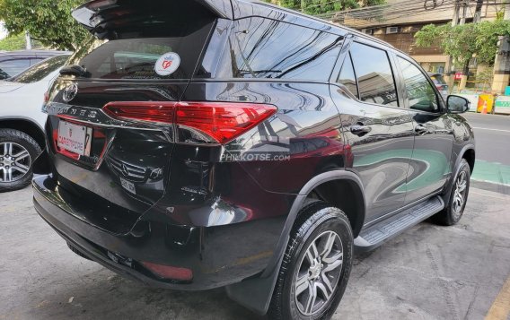 2016 Toyota Fortuner  2.7 G Gas A/T in Las Piñas, Metro Manila-5