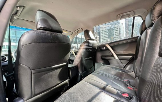 2014 Toyota RAV4  2.5 Active 4X2 AT in Makati, Metro Manila-6