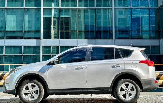 2014 Toyota RAV4  2.5 Active 4X2 AT in Makati, Metro Manila-15