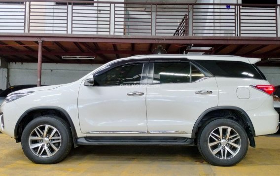 2018 Toyota Fortuner  2.4 V Diesel 4x2 AT in Quezon City, Metro Manila-6