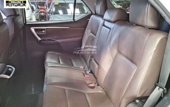 2018 Toyota Fortuner  2.4 V Diesel 4x2 AT in Quezon City, Metro Manila-14