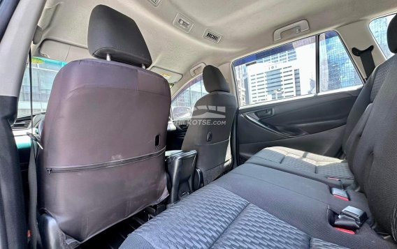 2022 Toyota Innova  2.8 E Diesel AT in Makati, Metro Manila-3