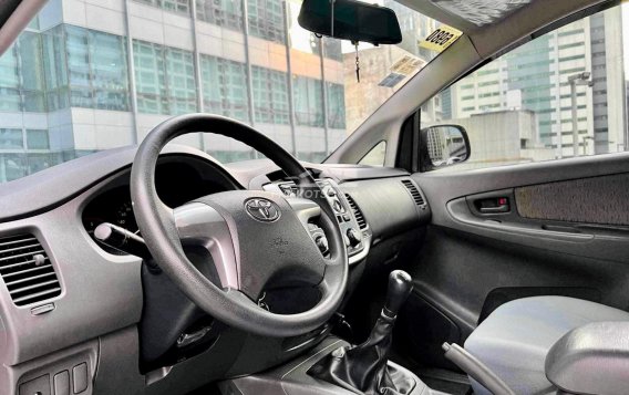 2015 Toyota Innova  2.8 E Diesel MT in Makati, Metro Manila-7