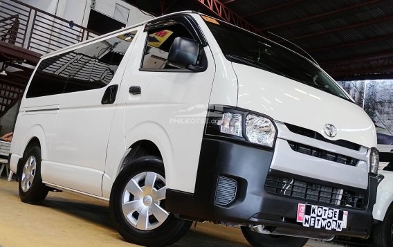 2022 Toyota Hiace  Commuter 3.0 M/T in Quezon City, Metro Manila-13