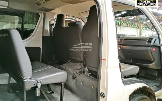 2022 Toyota Hiace  Commuter 3.0 M/T in Quezon City, Metro Manila-7