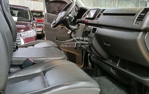 2019 Toyota Hiace  Commuter 3.0 M/T in Quezon City, Metro Manila-5