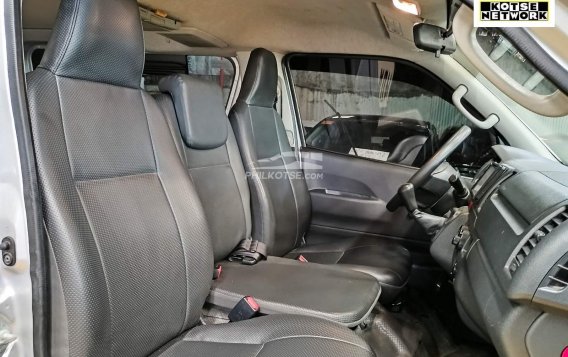 2019 Toyota Hiace  Commuter 3.0 M/T in Quezon City, Metro Manila-6