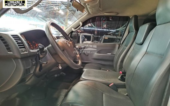 2019 Toyota Hiace  Commuter 3.0 M/T in Quezon City, Metro Manila-11