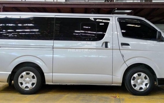 2019 Toyota Hiace  Commuter 3.0 M/T in Quezon City, Metro Manila-15