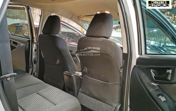 2022 Toyota Innova  2.8 E Diesel AT in Quezon City, Metro Manila-7