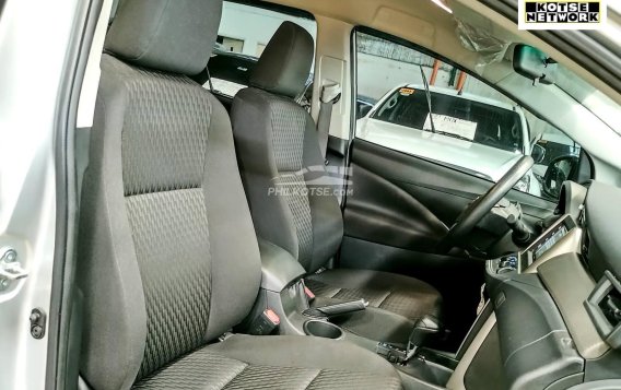 2022 Toyota Innova  2.8 E Diesel AT in Quezon City, Metro Manila-8