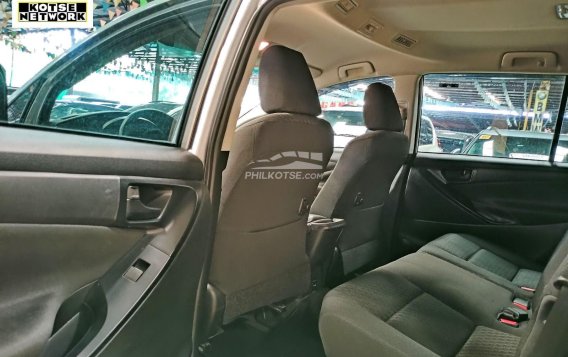 2022 Toyota Innova  2.8 E Diesel AT in Quezon City, Metro Manila-10