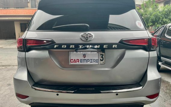 2017 Toyota Fortuner  2.7 G Gas A/T in Las Piñas, Metro Manila-4