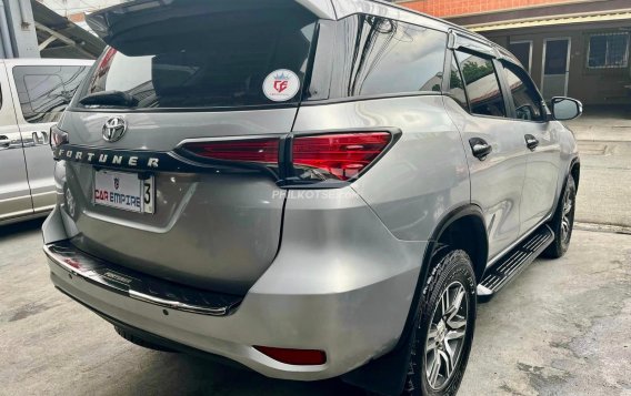 2017 Toyota Fortuner  2.7 G Gas A/T in Las Piñas, Metro Manila-5