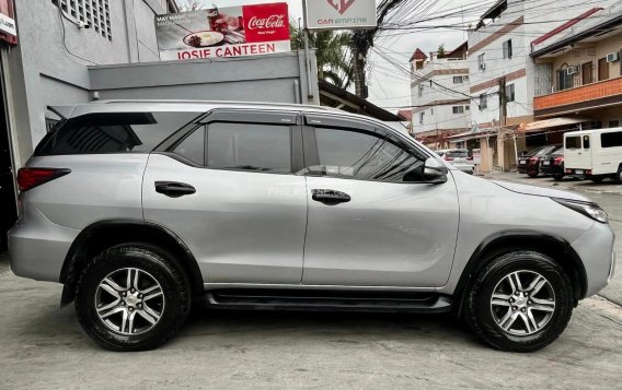 2017 Toyota Fortuner  2.7 G Gas A/T in Las Piñas, Metro Manila-6