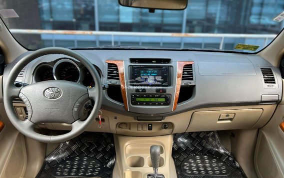 2011 Toyota Fortuner  2.4 G Diesel 4x2 AT in Makati, Metro Manila-6