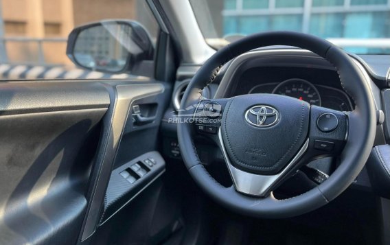 2013 Toyota RAV4 in Makati, Metro Manila-6