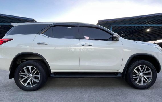 2017 Toyota Fortuner  2.4 V Diesel 4x2 AT in Quezon City, Metro Manila-4