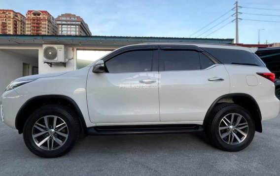 2017 Toyota Fortuner  2.4 V Diesel 4x2 AT in Quezon City, Metro Manila-23