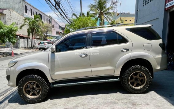 2012 Toyota Fortuner  2.4 G Diesel 4x2 AT in Las Piñas, Metro Manila-11