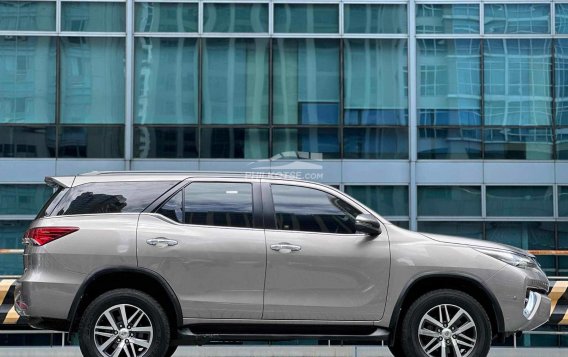 2018 Toyota Fortuner  2.8 V Diesel 4x4 AT in Makati, Metro Manila-9