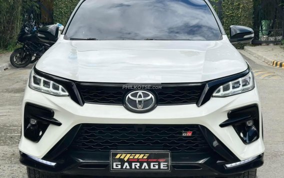 2017 Toyota Fortuner  2.8 V Diesel 4x4 AT in Manila, Metro Manila-29