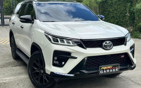 2017 Toyota Fortuner  2.8 V Diesel 4x4 AT in Manila, Metro Manila-28