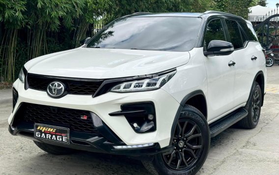 2017 Toyota Fortuner  2.8 V Diesel 4x4 AT in Manila, Metro Manila-27