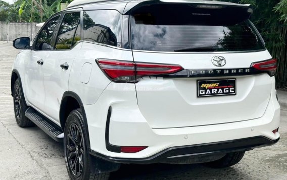 2017 Toyota Fortuner  2.8 V Diesel 4x4 AT in Manila, Metro Manila-24