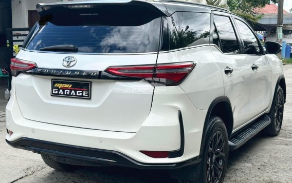 2017 Toyota Fortuner  2.8 V Diesel 4x4 AT in Manila, Metro Manila-22