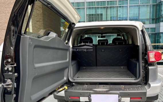 2016 Toyota FJ Cruiser in Makati, Metro Manila-12