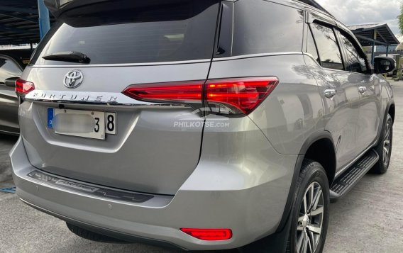 2017 Toyota Fortuner  2.4 V Diesel 4x2 AT in Quezon City, Metro Manila-5