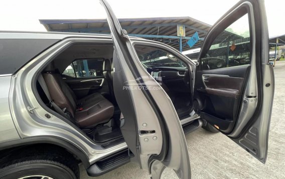 2017 Toyota Fortuner  2.4 V Diesel 4x2 AT in Quezon City, Metro Manila-18