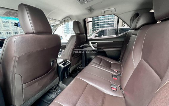 2019 Toyota Fortuner  2.4 V Diesel 4x2 AT in Makati, Metro Manila-14