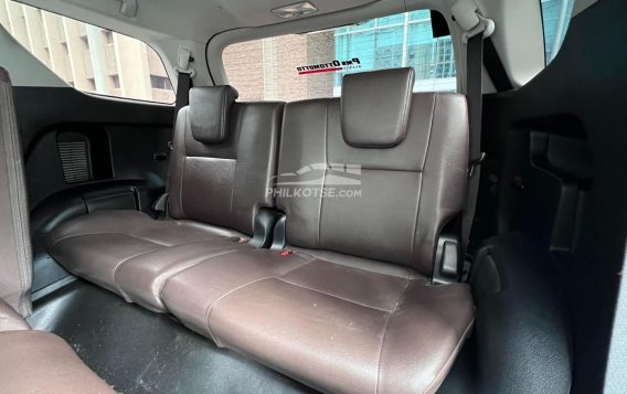 2019 Toyota Fortuner  2.4 V Diesel 4x2 AT in Makati, Metro Manila-16