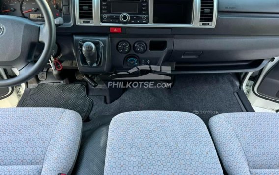 2017 Toyota Hiace in Angeles, Pampanga-14