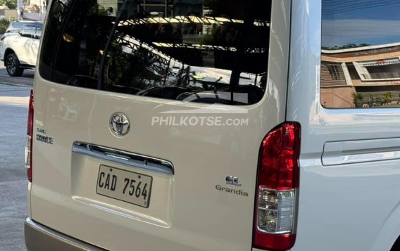 2017 Toyota Hiace in Angeles, Pampanga-16