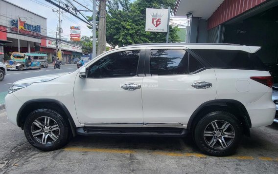 2016 Toyota Fortuner  2.7 G Gas A/T in Las Piñas, Metro Manila-12