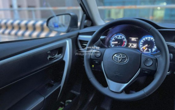 2014 Toyota Corolla Altis  2.0 V CVT in Makati, Metro Manila-4