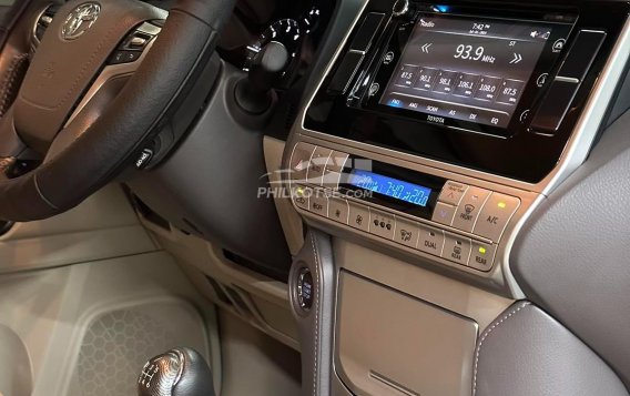 2019 Toyota Land Cruiser Prado 3.0 4x4 MT (Diesel) in Parañaque, Metro Manila-5