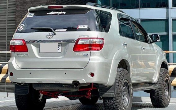 2009 Toyota Fortuner  2.7 G Gas A/T in Makati, Metro Manila-12