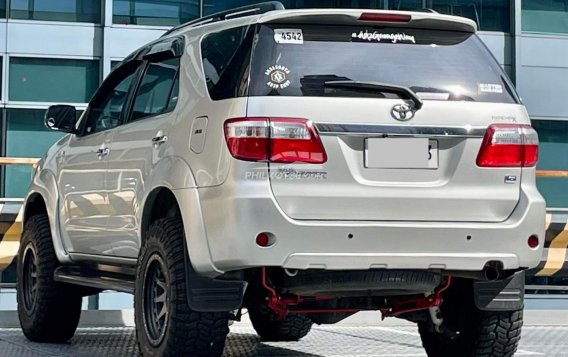 2009 Toyota Fortuner  2.7 G Gas A/T in Makati, Metro Manila-10