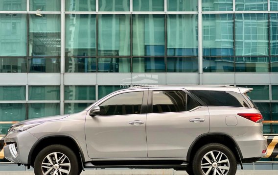 2016 Toyota Fortuner  2.4 V Diesel 4x2 AT in Makati, Metro Manila-6